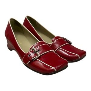 “Kenneth Cole Reaction Joan Shark Red Buckle Square-Toe Loafers